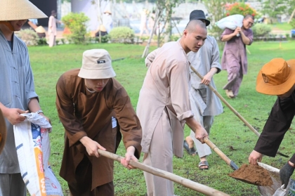 Tăng Ni sinh – lực lượng tình nguyện chủ lực phụng sự Đại lễ Vesak 2025